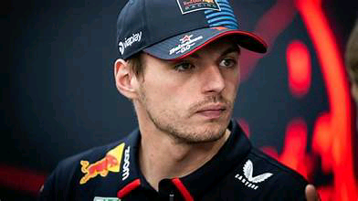 BREAKING NEWS: Max Verstappen’s “Mic Drop” Reaction Stuns Millions After Journalist Mocks Him for Unsportsmanlike Behavior Toward Lando Norris — Reporter Fired on the Spot.